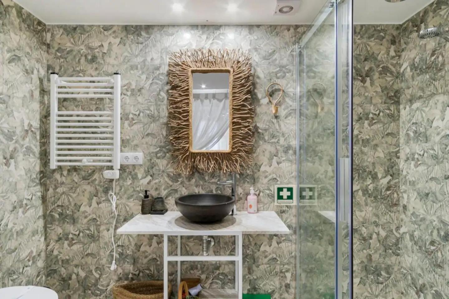 Casa Velhinha - Design, Culture And Comfort In Гимарайнш Экстерьер фото