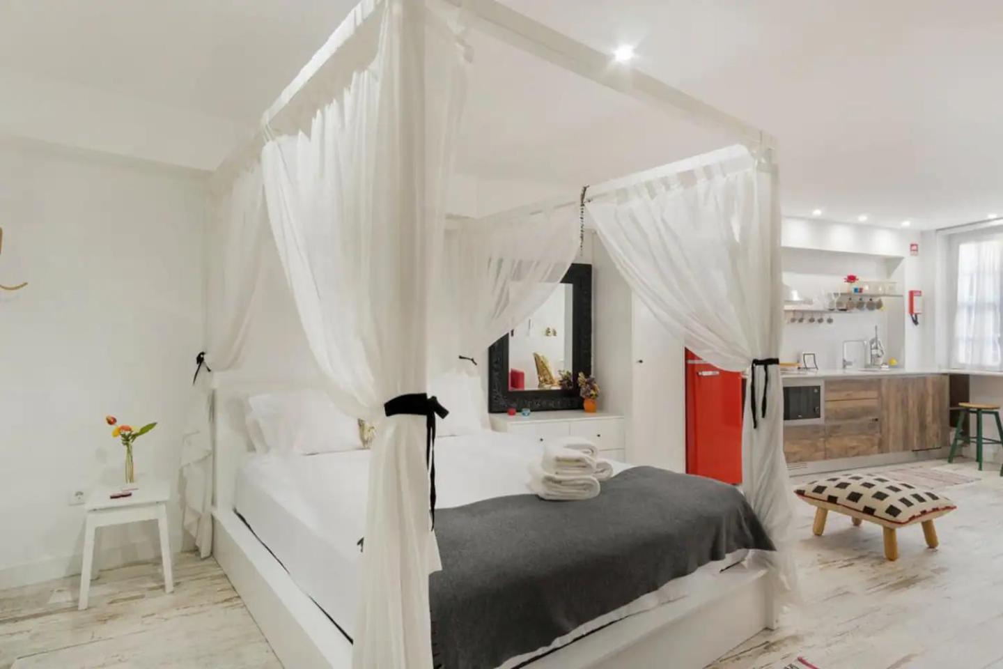 Casa Velhinha - Design, Culture And Comfort In Гимарайнш Экстерьер фото